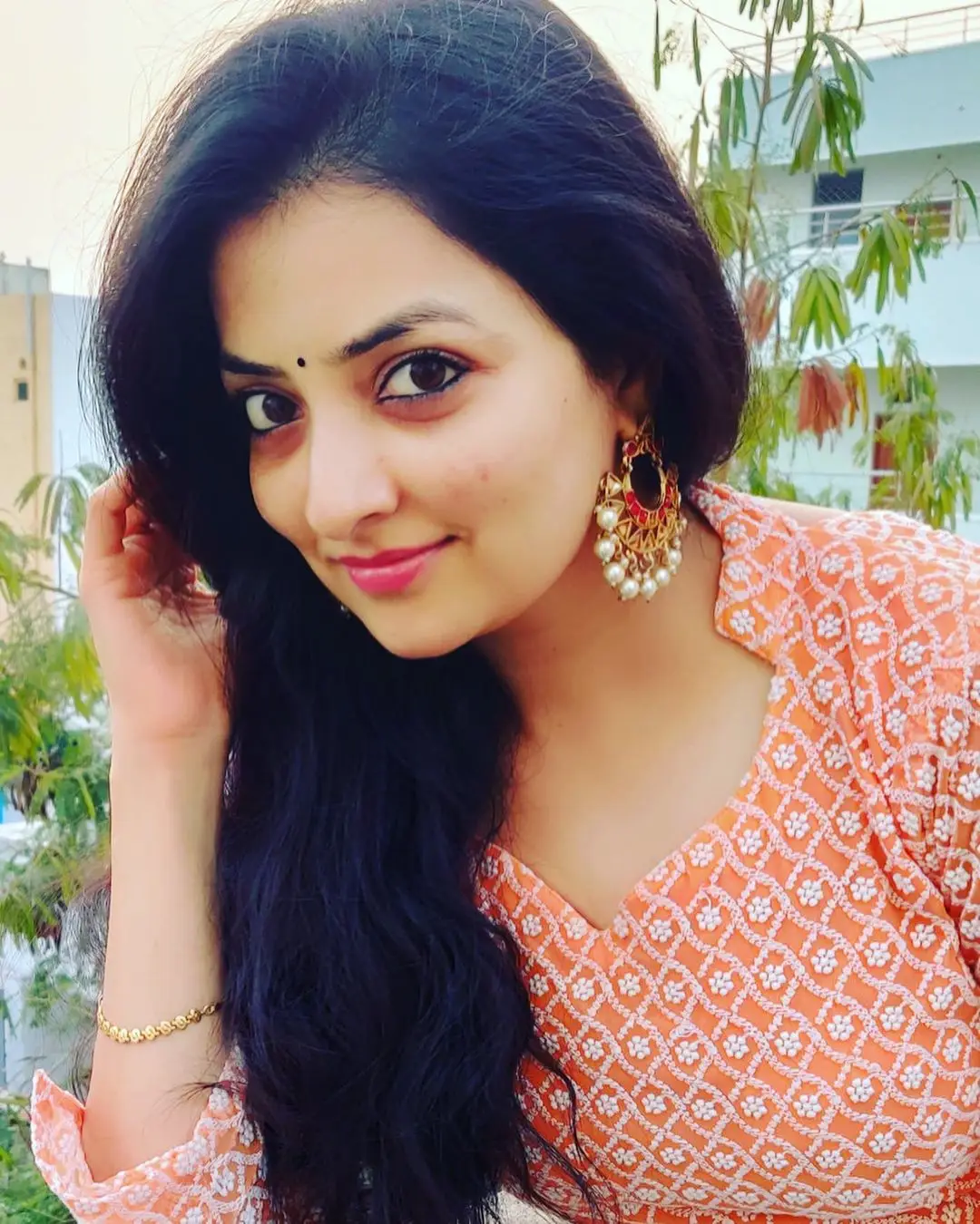 ETV Abhiruchi Madhuri Kandavalli In Beautiful Long Hair Smiling Face